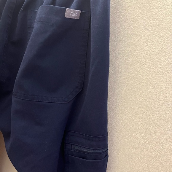 FIGS Yola scrub pants - Navy Blue -XS - Picture 6 of 11